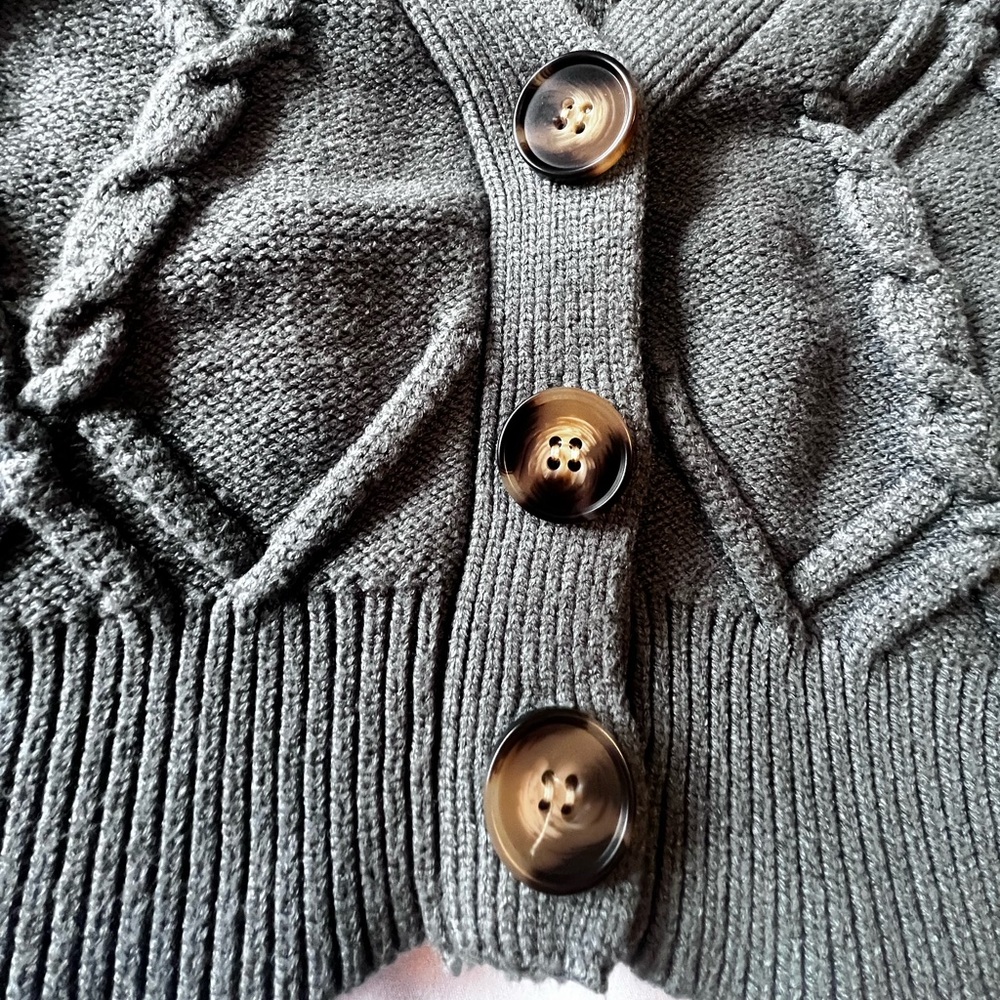 New Mode USA- Crop knit sweater - Picture 3 of 4